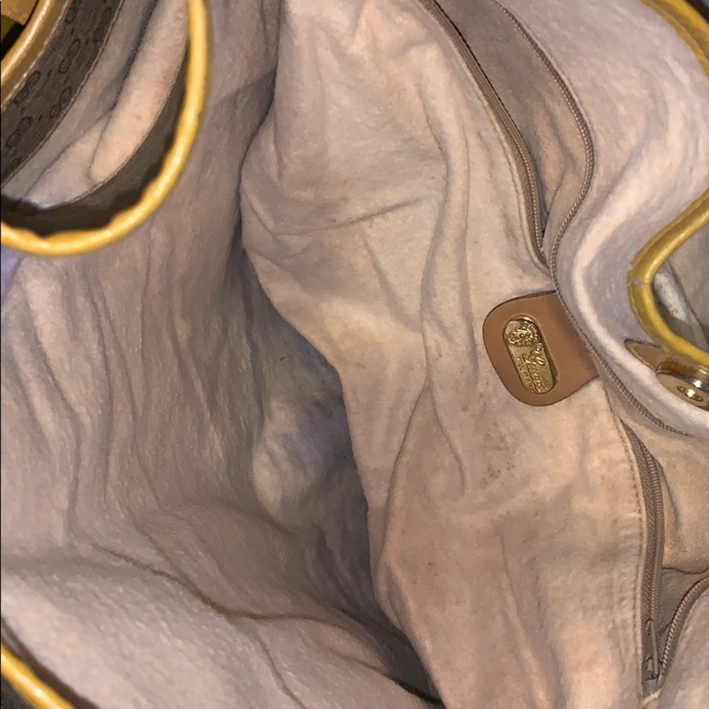 Authentic Gucci handbag. - Picture 6 of 7